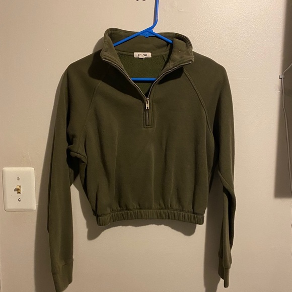 Garage half zip - Picture 1 of 1